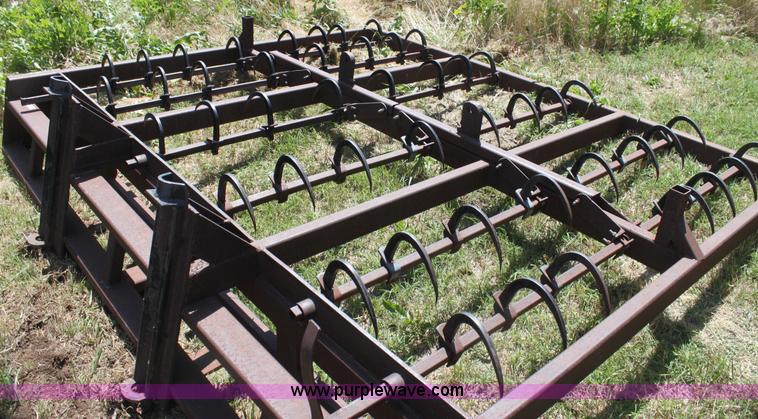 image for item AE9213 Small square bale pickup attachment