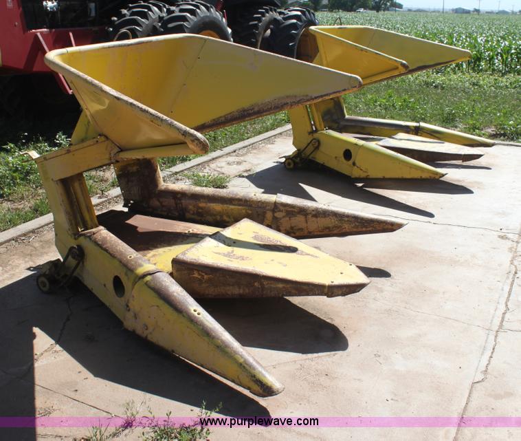 image for item AE9214 (2) two row silage heads