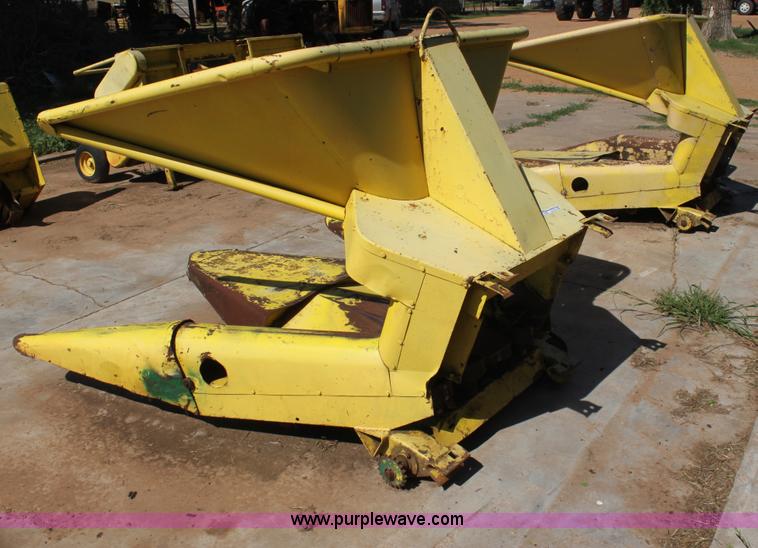 image for item AE9214 (2) two row silage heads