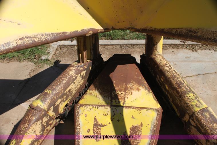 image for item AE9214 (2) two row silage heads