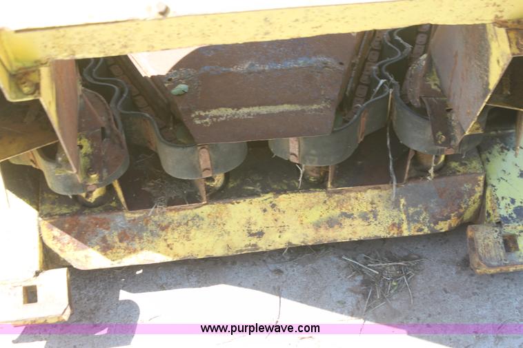image for item AE9214 (2) two row silage heads