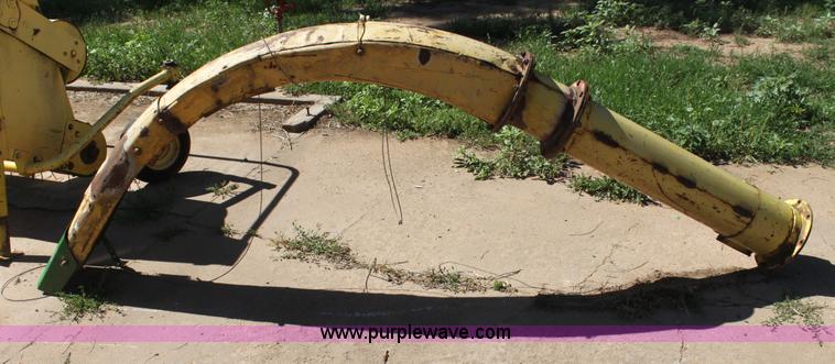 image for item AE9215 John Deere 7' grass pickup attachment