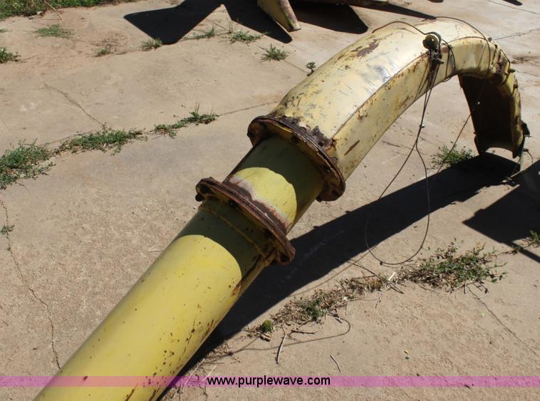 image for item AE9215 John Deere 7' grass pickup attachment