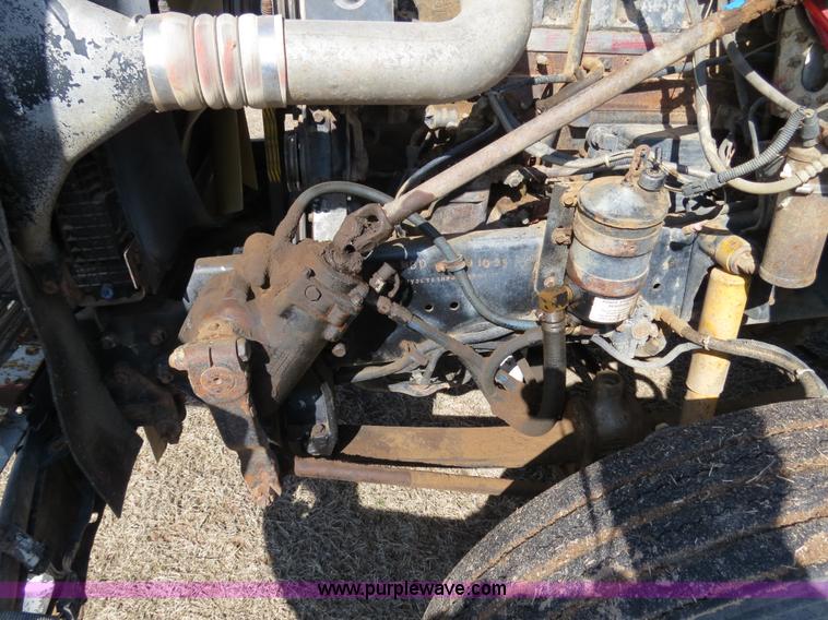 image for item B4607 1994 Freightliner FLD112 semi truck