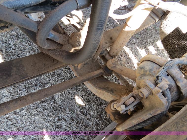 image for item B4607 1994 Freightliner FLD112 semi truck