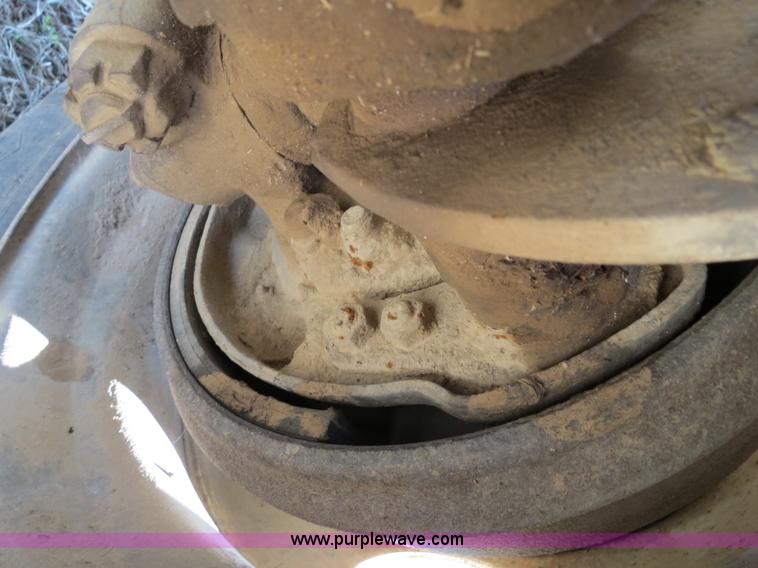 image for item B4607 1994 Freightliner FLD112 semi truck