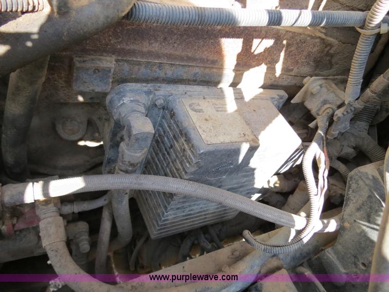 image for item B4607 1994 Freightliner FLD112 semi truck