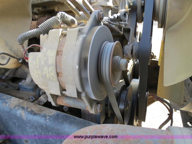 image for item B4607 1994 Freightliner FLD112 semi truck