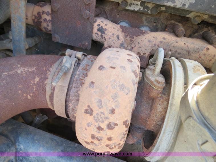 image for item B4607 1994 Freightliner FLD112 semi truck