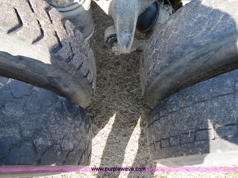 image for item B4607 1994 Freightliner FLD112 semi truck