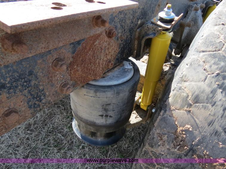 image for item B4607 1994 Freightliner FLD112 semi truck