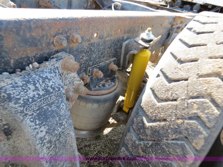 image for item B4607 1994 Freightliner FLD112 semi truck