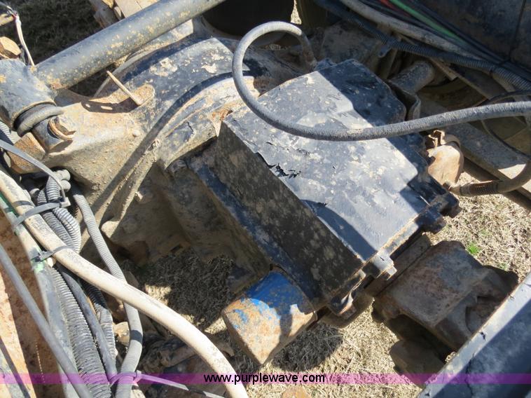 image for item B4607 1994 Freightliner FLD112 semi truck