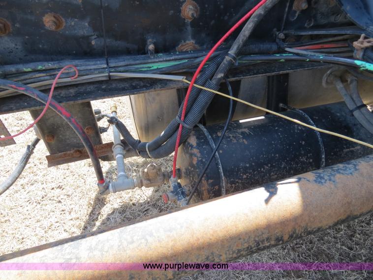 image for item B4607 1994 Freightliner FLD112 semi truck