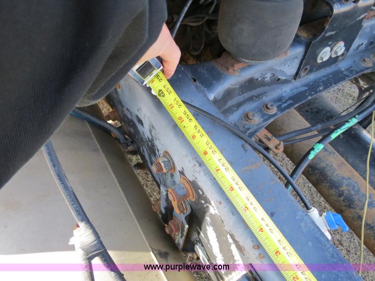 image for item B4607 1994 Freightliner FLD112 semi truck