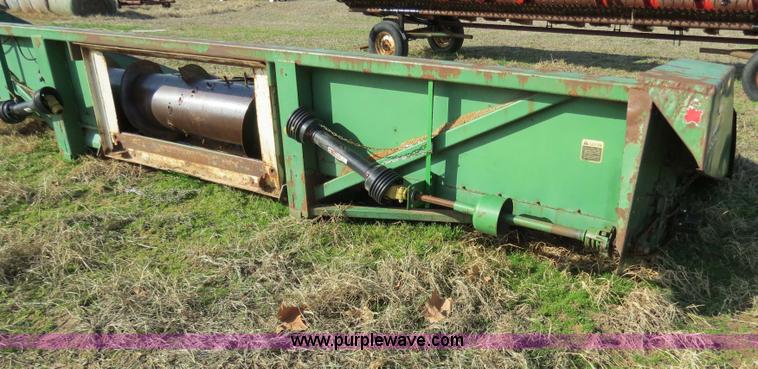 image for item B4610 John Deere 853A row crop header