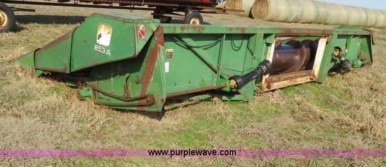 image for item B4610 John Deere 853A row crop header