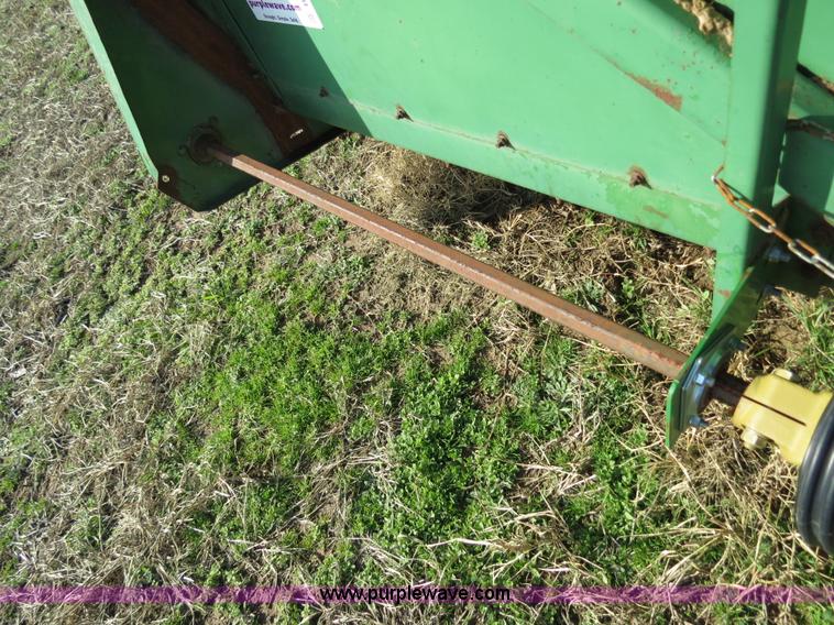 image for item B4610 John Deere 853A row crop header