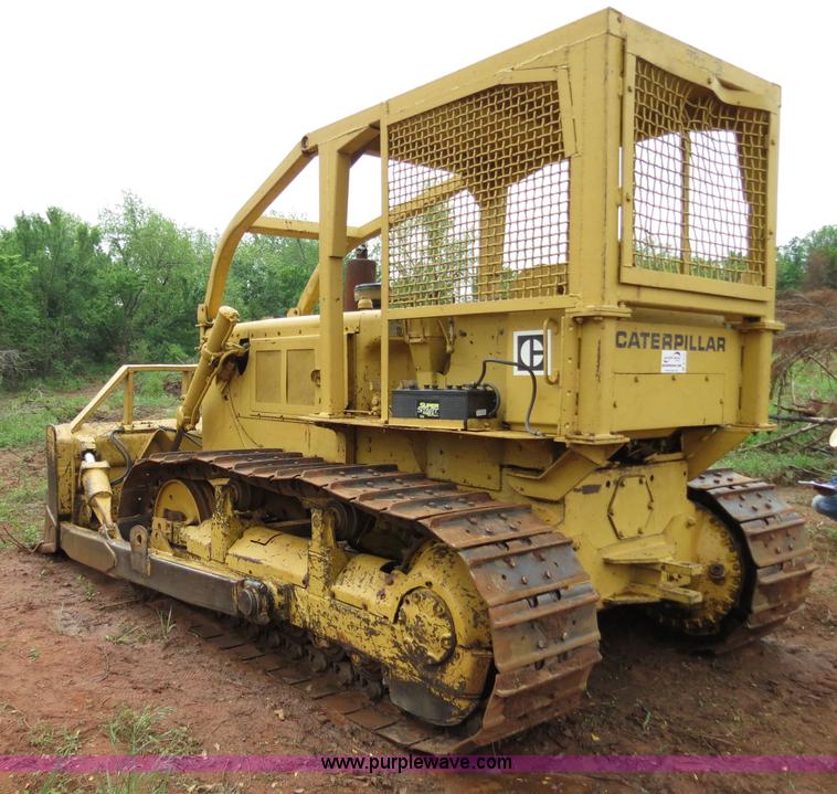 image for item B4774 1970 Caterpillar D6C dozer