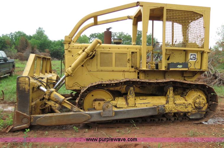 image for item B4774 1970 Caterpillar D6C dozer