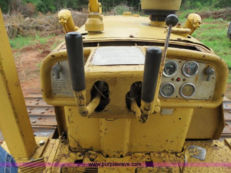 image for item B4774 1970 Caterpillar D6C dozer