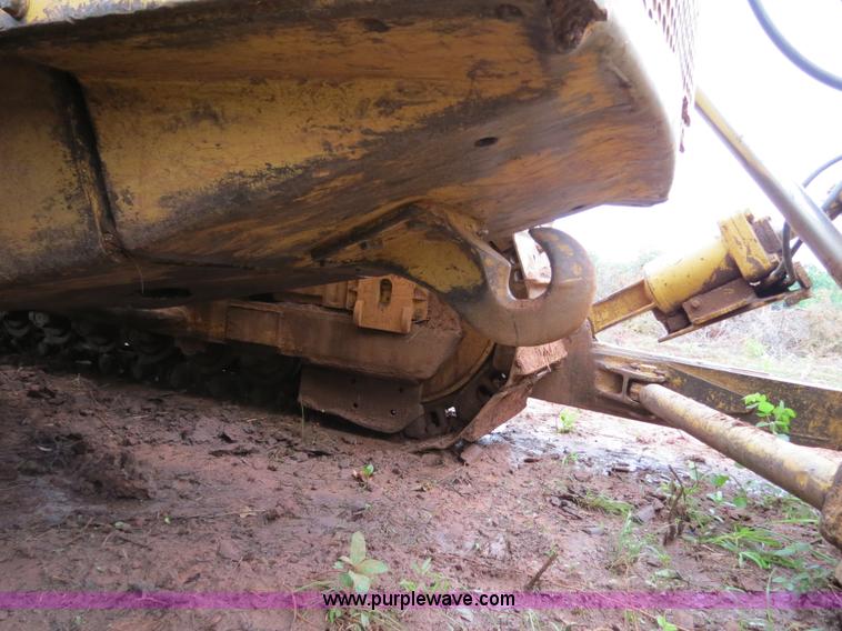 image for item B4774 1970 Caterpillar D6C dozer