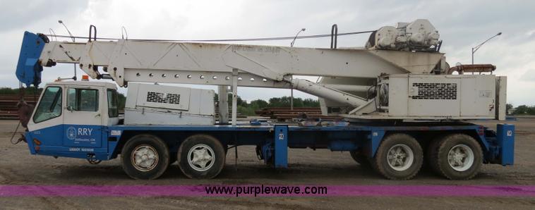 image for item B4783 1968 Bucyrus Erie 45C HydroCrane 30 ton hydraulic truck crane