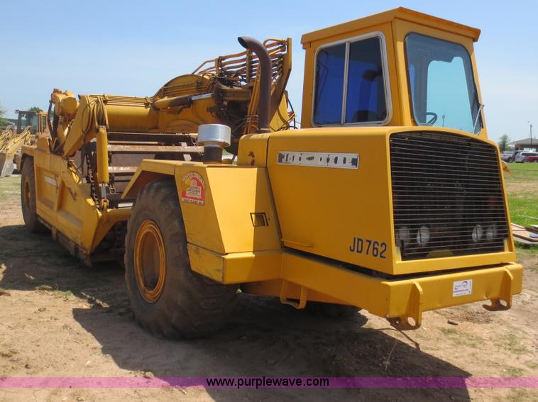image for item D5995 1980 John Deere 762 paddle wheel scraper
