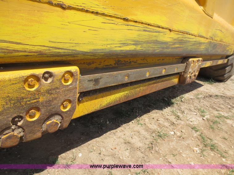 image for item D5995 1980 John Deere 762 paddle wheel scraper