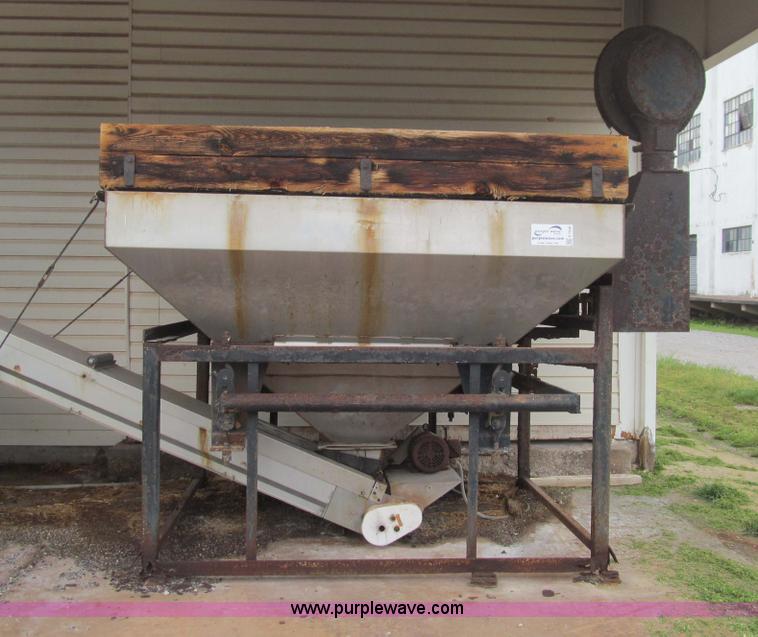 image for item E7538 Speed King stainless steel conveyor mixer and fertilizer hopper with scale