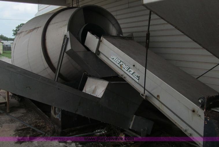 image for item E7538 Speed King stainless steel conveyor mixer and fertilizer hopper with scale