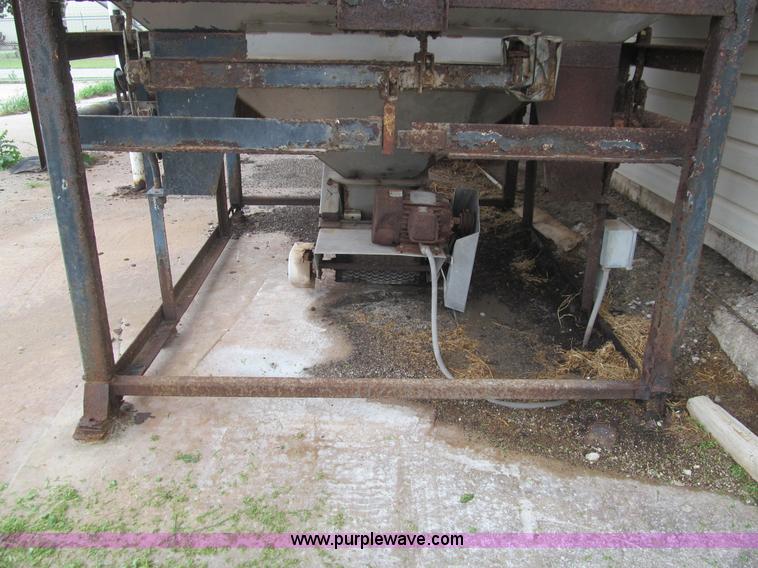 image for item E7538 Speed King stainless steel conveyor mixer and fertilizer hopper with scale