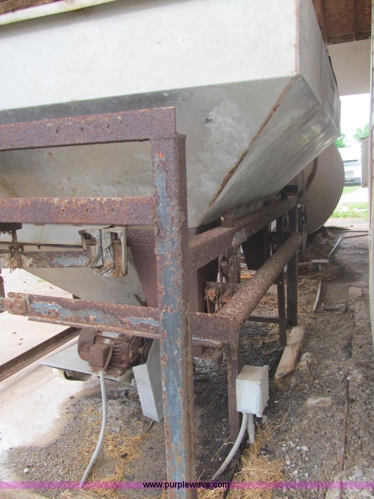 image for item E7538 Speed King stainless steel conveyor mixer and fertilizer hopper with scale