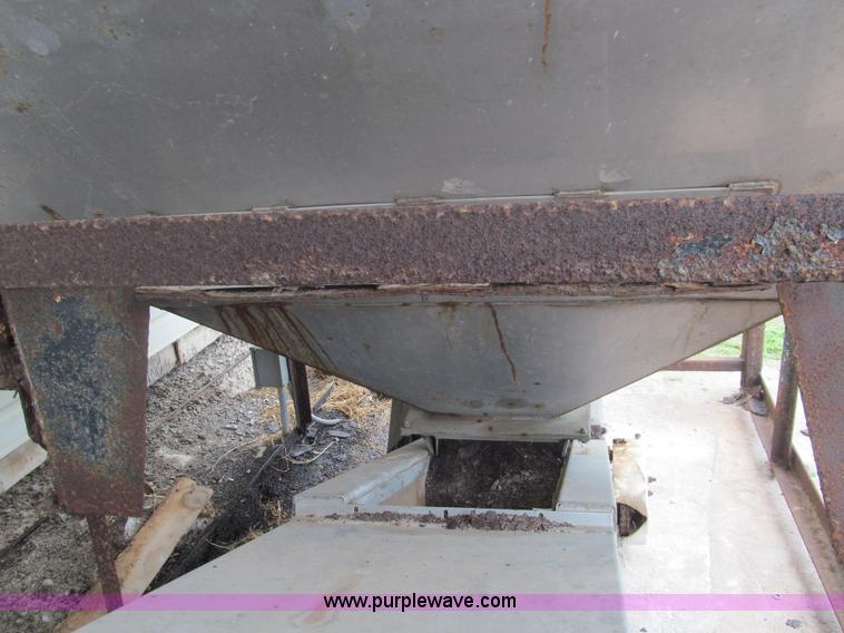 image for item E7538 Speed King stainless steel conveyor mixer and fertilizer hopper with scale