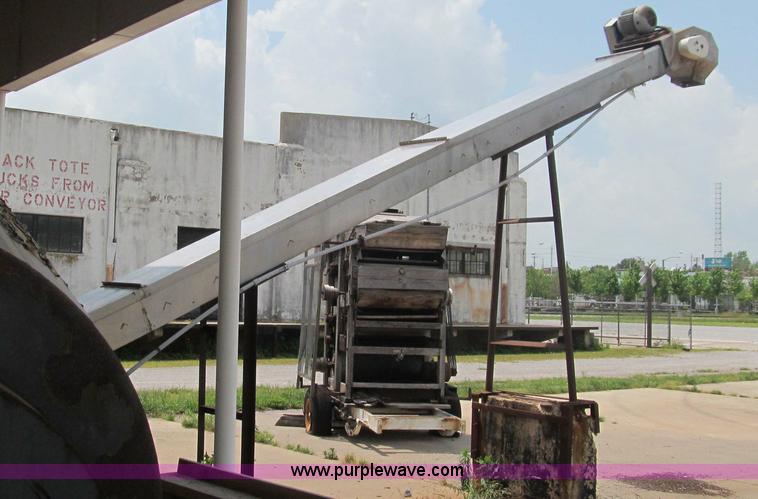 image for item E7538 Speed King stainless steel conveyor mixer and fertilizer hopper with scale