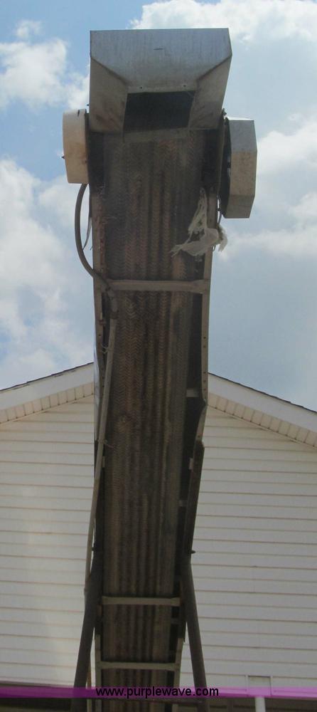 image for item E7538 Speed King stainless steel conveyor mixer and fertilizer hopper with scale