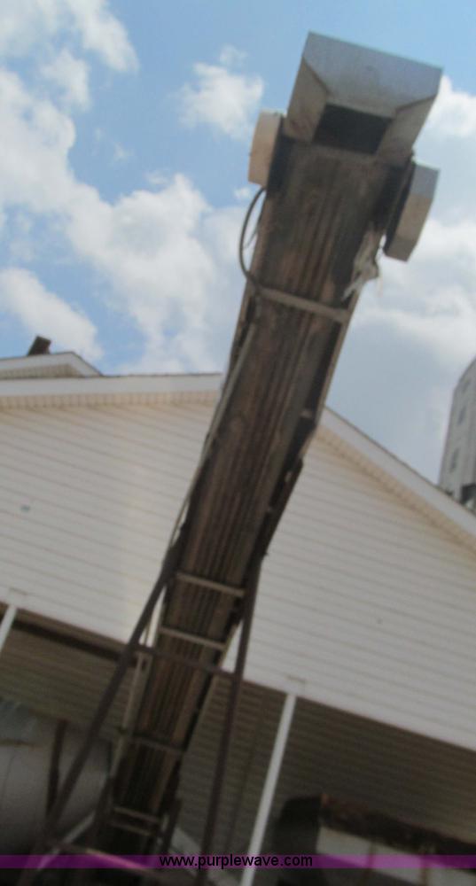 image for item E7538 Speed King stainless steel conveyor mixer and fertilizer hopper with scale