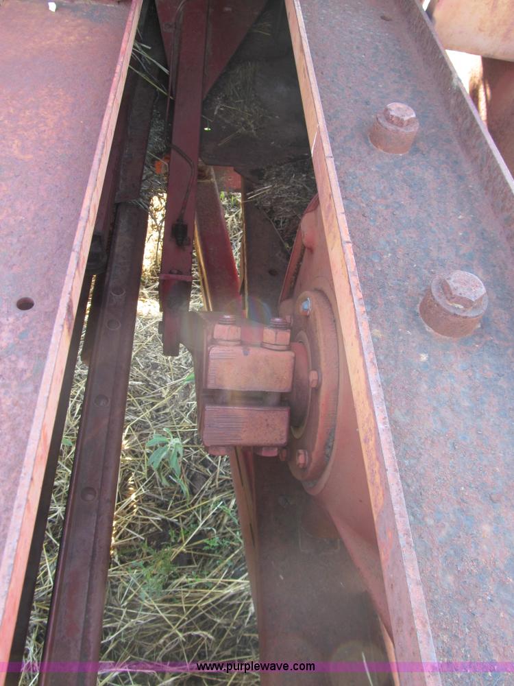 image for item F3192 1976 New Holland 276 small square baler