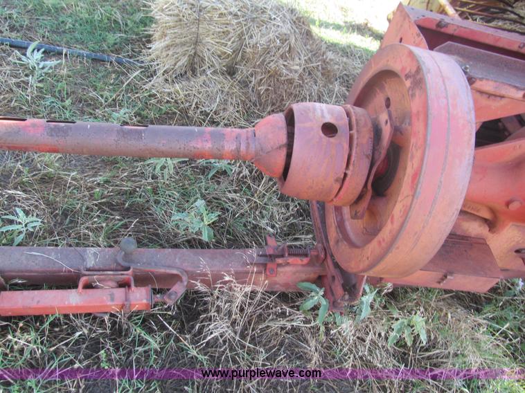 image for item F3192 1976 New Holland 276 small square baler