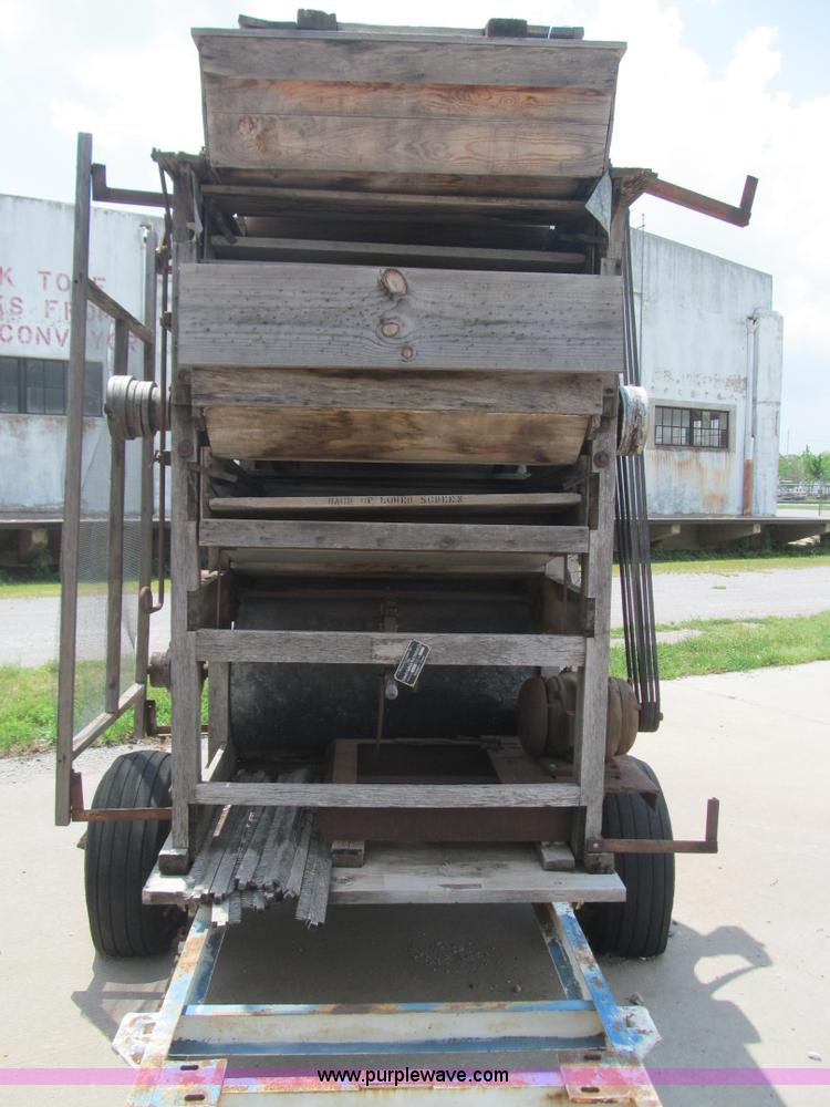 image for item F3199 Sidney Grain Machinery Co. grain cleaner