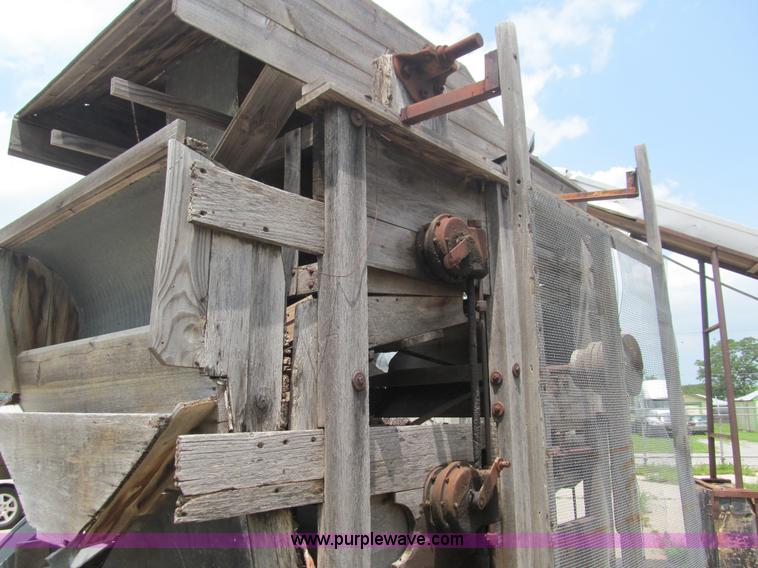 image for item F3199 Sidney Grain Machinery Co. grain cleaner