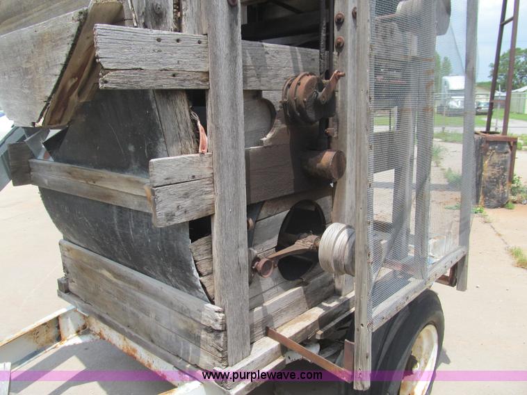 image for item F3199 Sidney Grain Machinery Co. grain cleaner