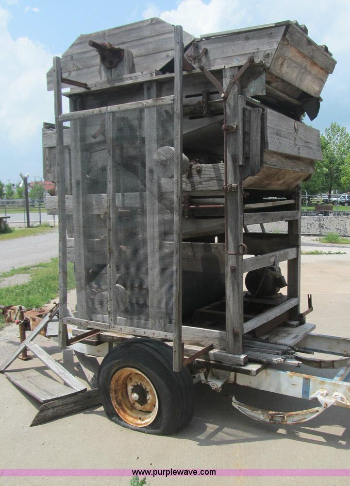 image for item F3199 Sidney Grain Machinery Co. grain cleaner
