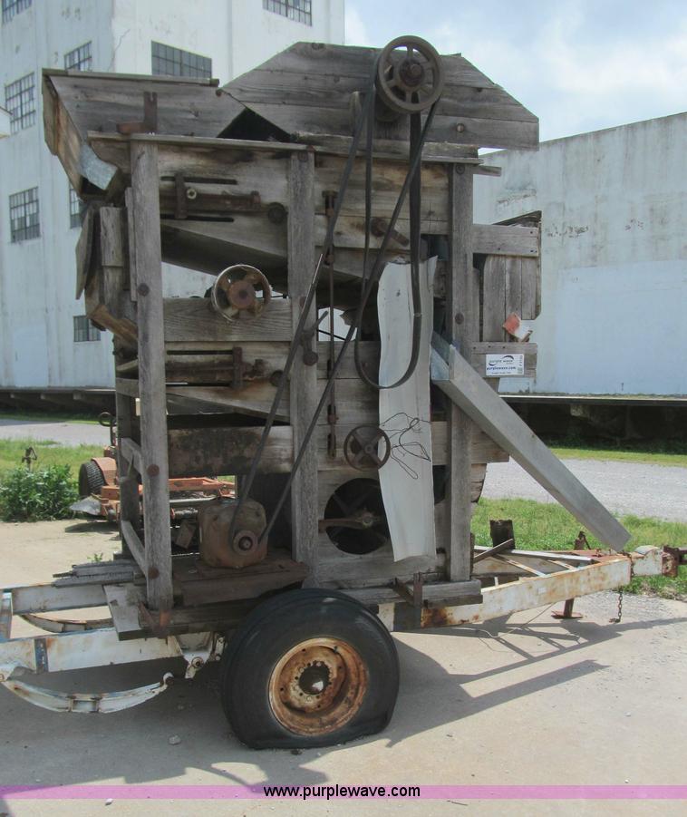image for item F3199 Sidney Grain Machinery Co. grain cleaner
