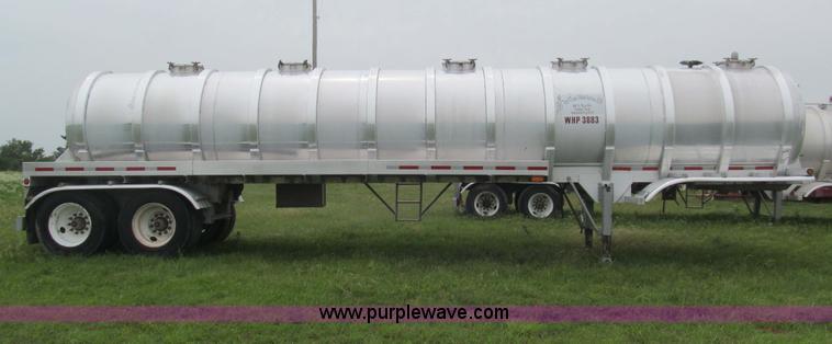 image for item F3200 2007 Dragon 150BBL vacuum trailer
