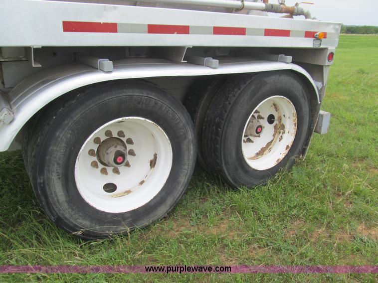 image for item F3200 2007 Dragon 150BBL vacuum trailer