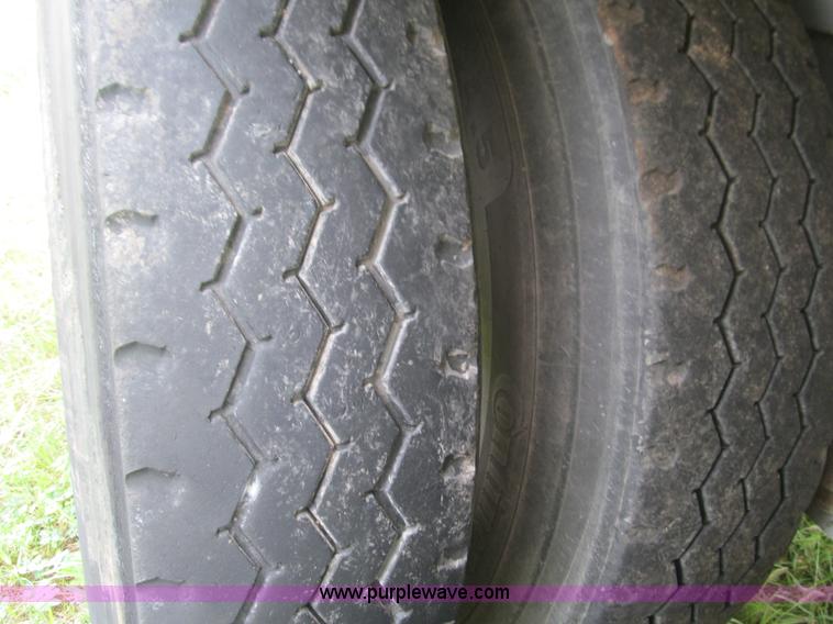 image for item F3200 2007 Dragon 150BBL vacuum trailer