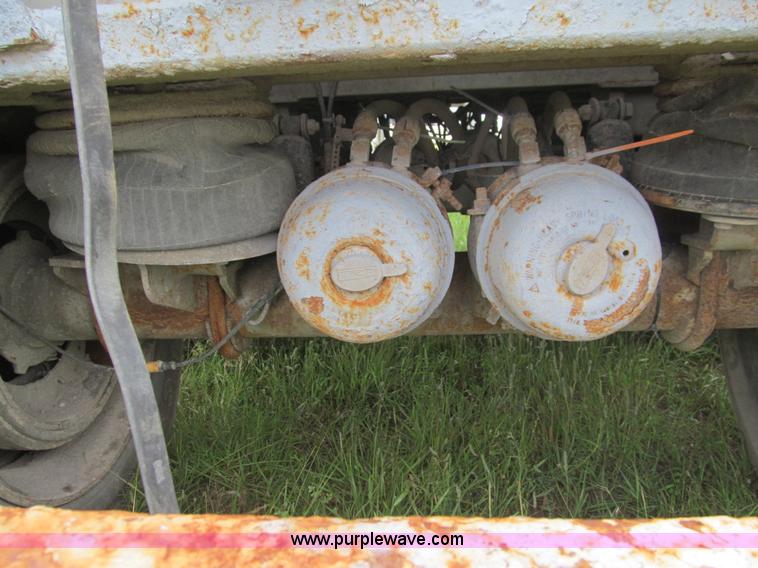 image for item F3200 2007 Dragon 150BBL vacuum trailer