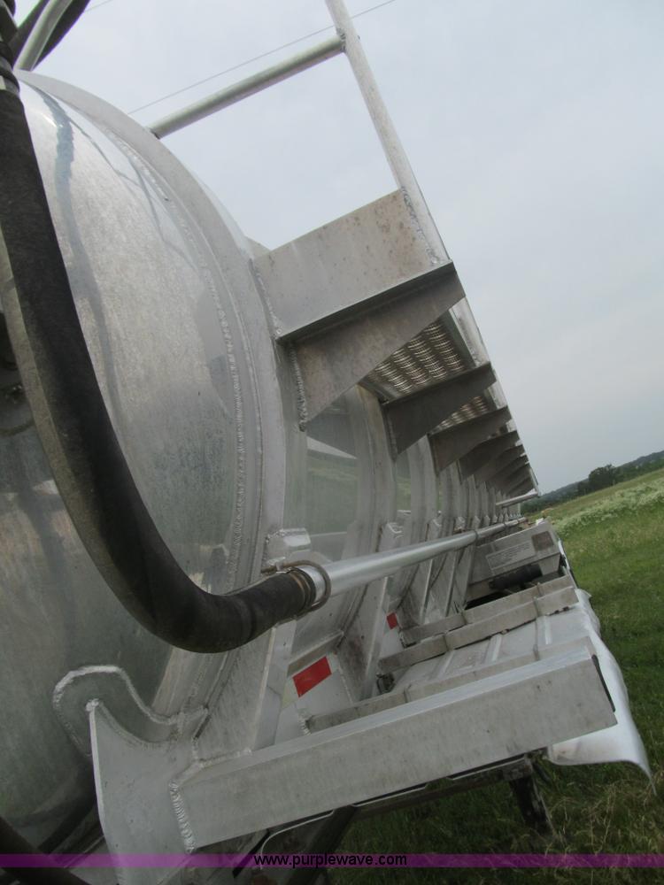 image for item F3200 2007 Dragon 150BBL vacuum trailer