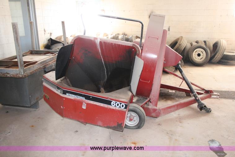 image for item G5523 Case IH 600 blower